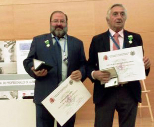 El jefe del servicio de Cirugía del hospital de Puertollano ha sido galardonado con la medalla al mérito por el Consejo de Profesionales de Salud