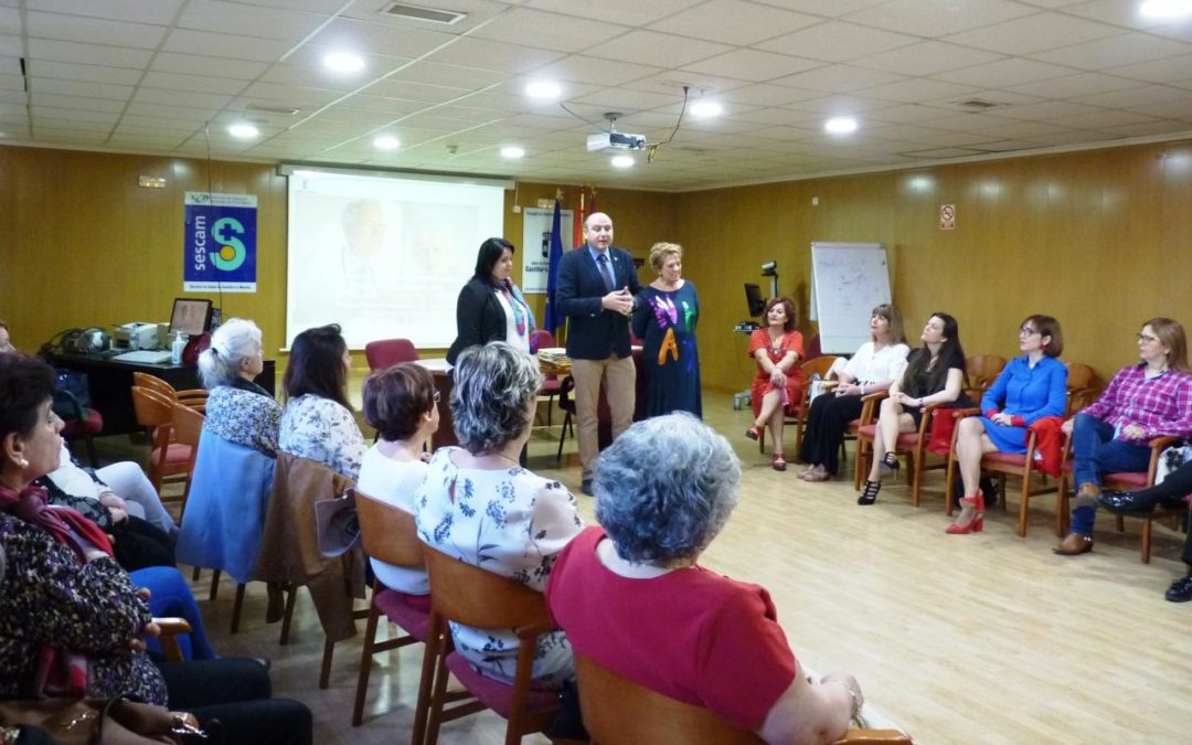 El hospital “Santa Bárbara” de Puertollano acoge un taller de la Escuela de Salud y Cuidados dirigido a pacientes con cáncer de mama